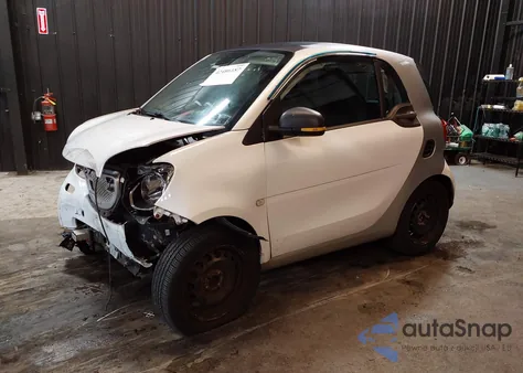 2016 Smart Fortwo Passion/Prime/Proxy/Pure from USA, damaged, VIN WMEFJ5DA8GK126176